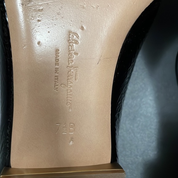 Ferragamo Black Patent Loafers with Gold Logo - Size 7 1/2 - Picture 10 of 10